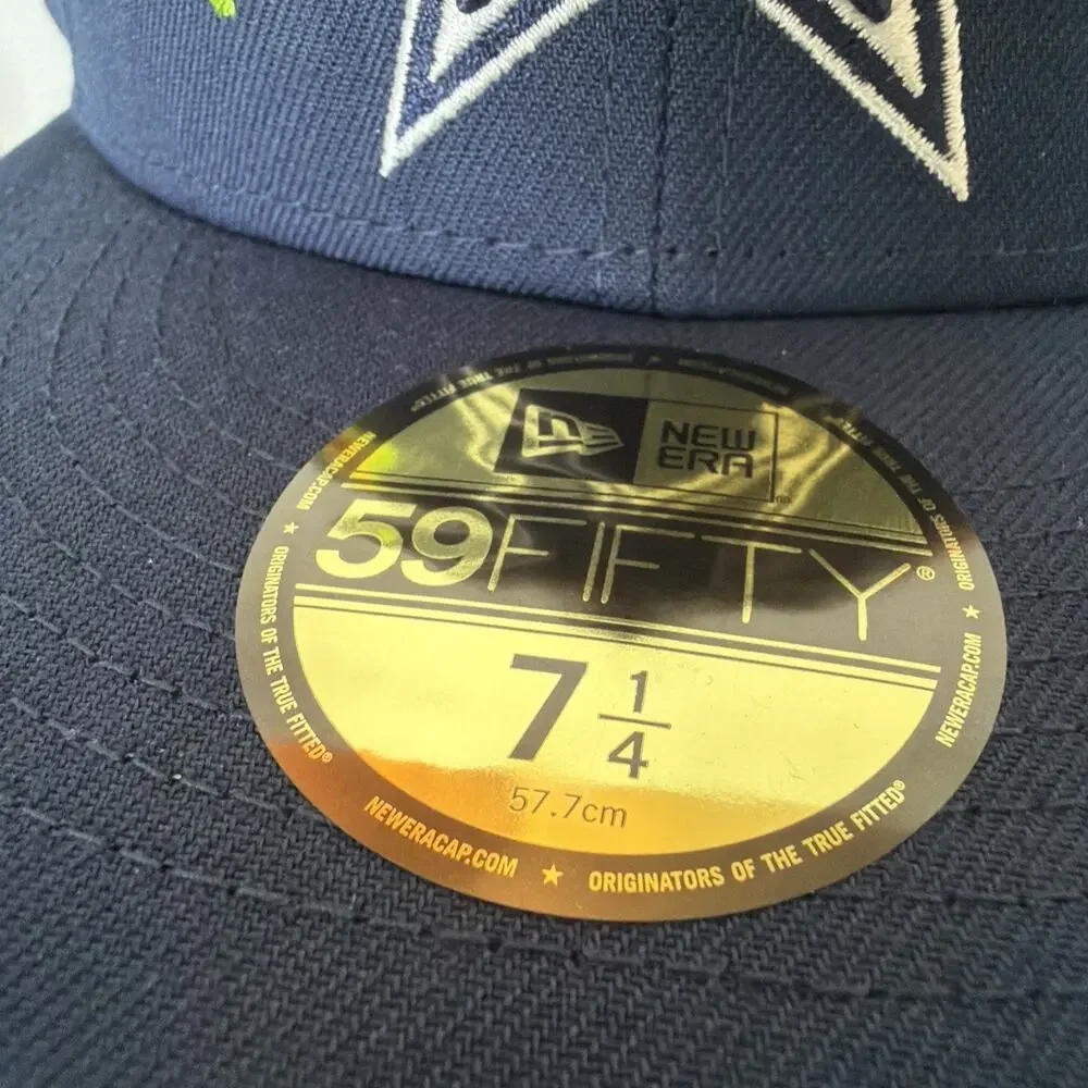 Dallas Cowboys Chain Stitch Heart New Era 59FIFTY Mens Size 7 1/4 Fitted Hat Cap